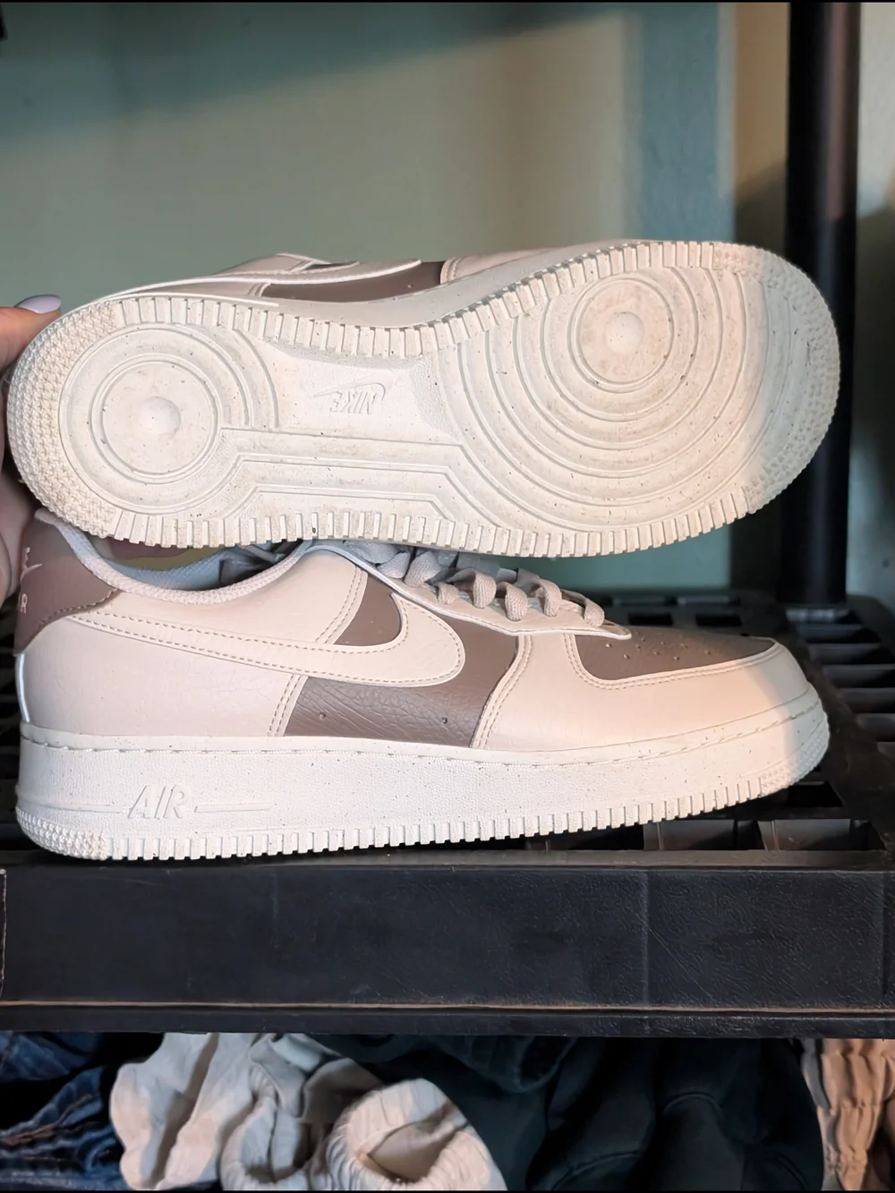 Nike Men's Air Force 1 Low - White & Taupe Accent, Men's 10 New